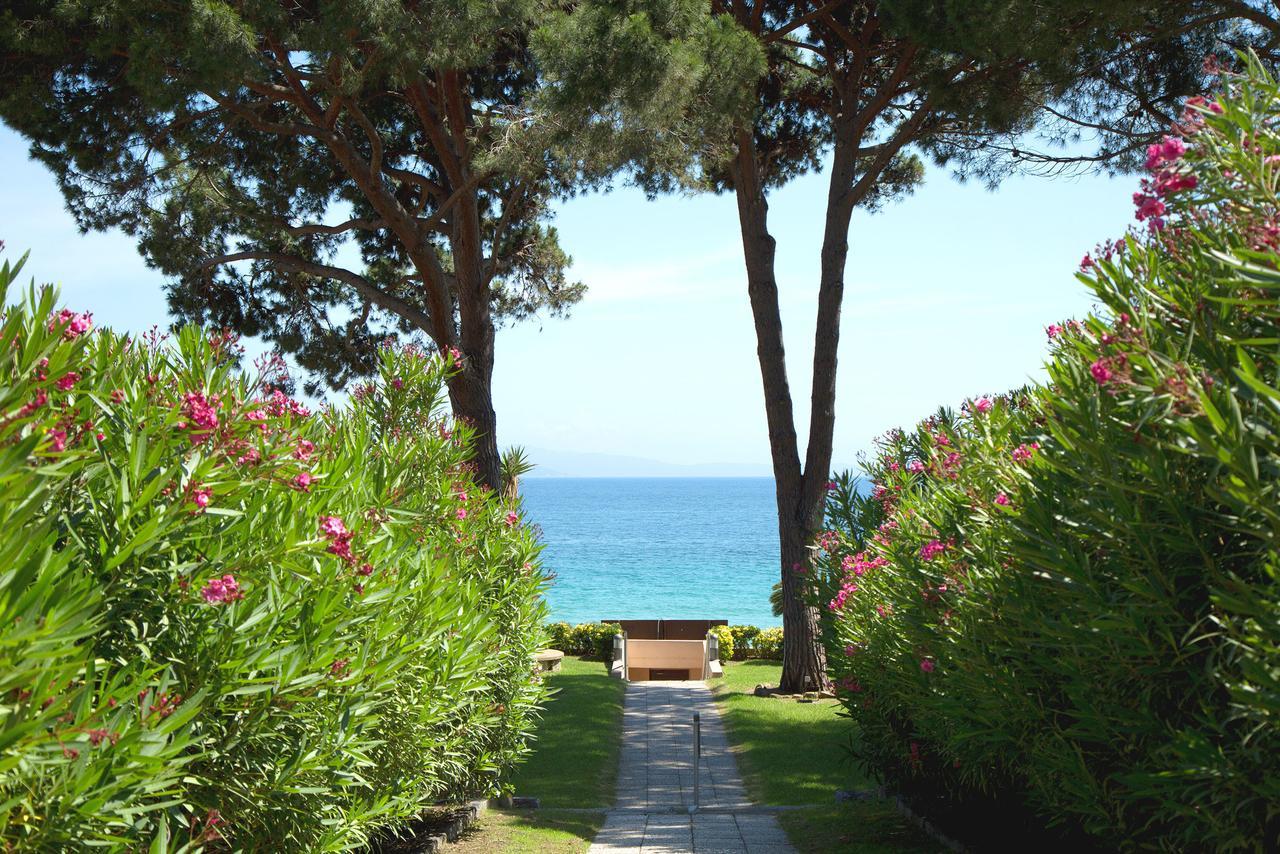 Hotel La Pinede Ajaccio  Exterior photo